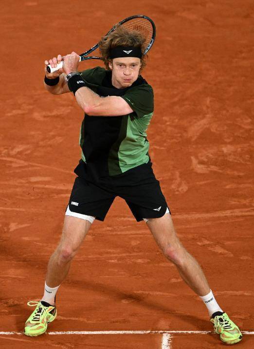 包含连胜终结！法国队网球赛事中意外险胜对手的词条